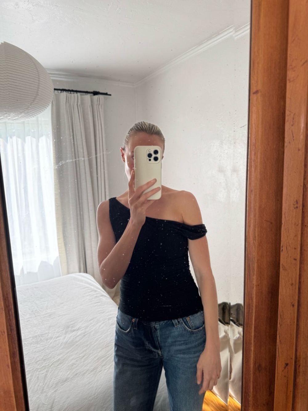 Geel One-Shoulder Top
